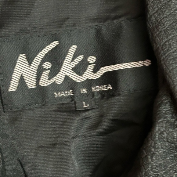 Men's Textured Black High-Neck Bomber Jacket - Picture 4 of 8